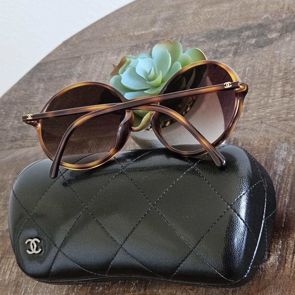 🔴SOLD🔴 Chanel sunglasses